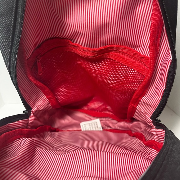 Herschel Supply Co. Heritage Crossbody Shoulder Bag - Picture 5 of 14